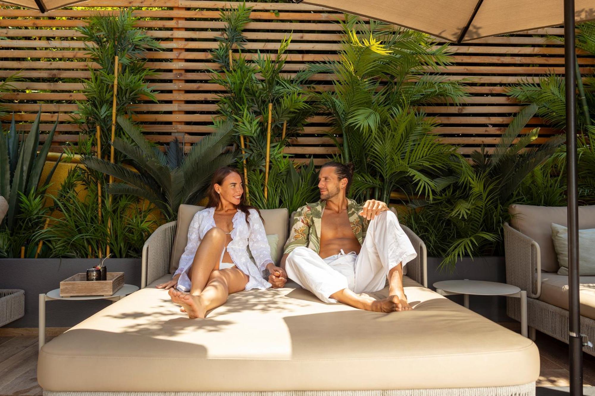 Hi - Wellness & Adults Only